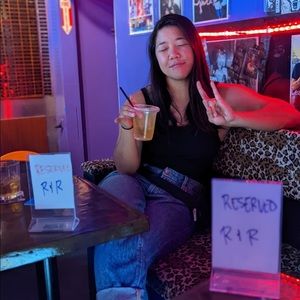 Meet your Posher, Angela